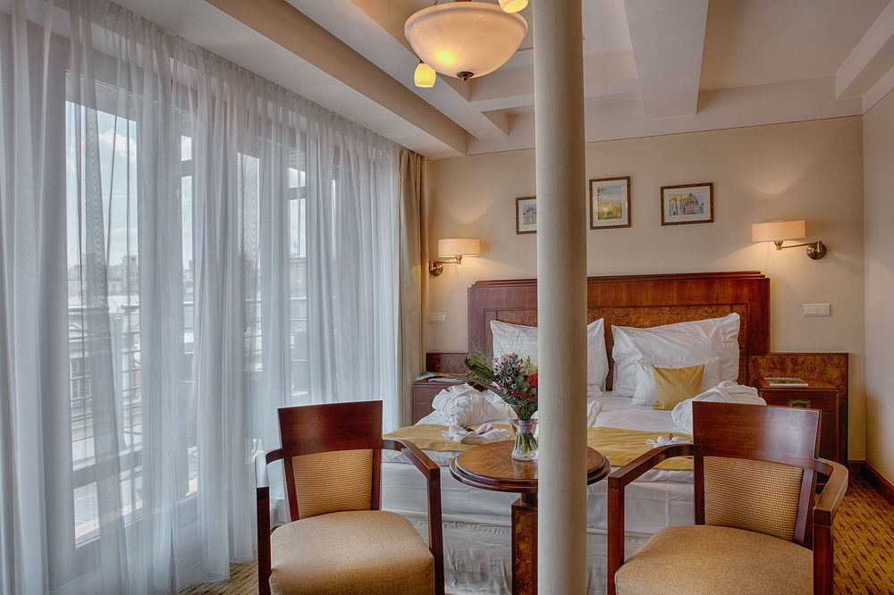 Hotel Majestic Plaza 4*