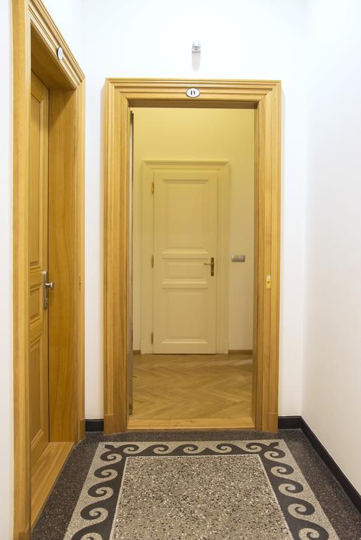 Modern Všehrdova Apartment *