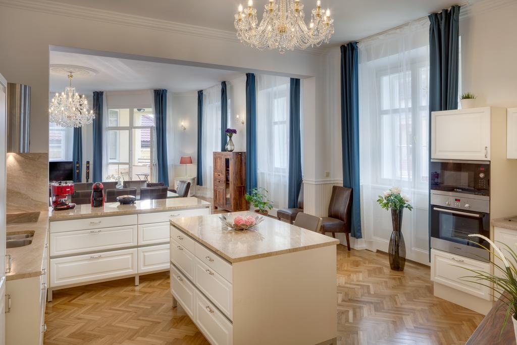 Smetanovo Nabrezi - Riverview Old Town Apartment