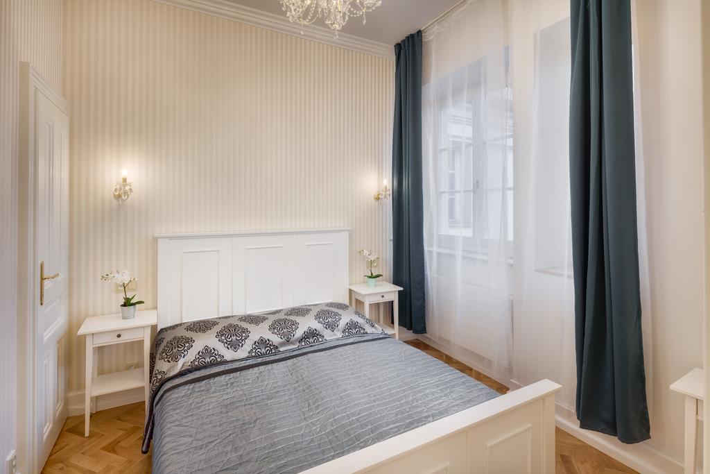 Apartment Smetanovo Nabrezi - Riverview Old Town *