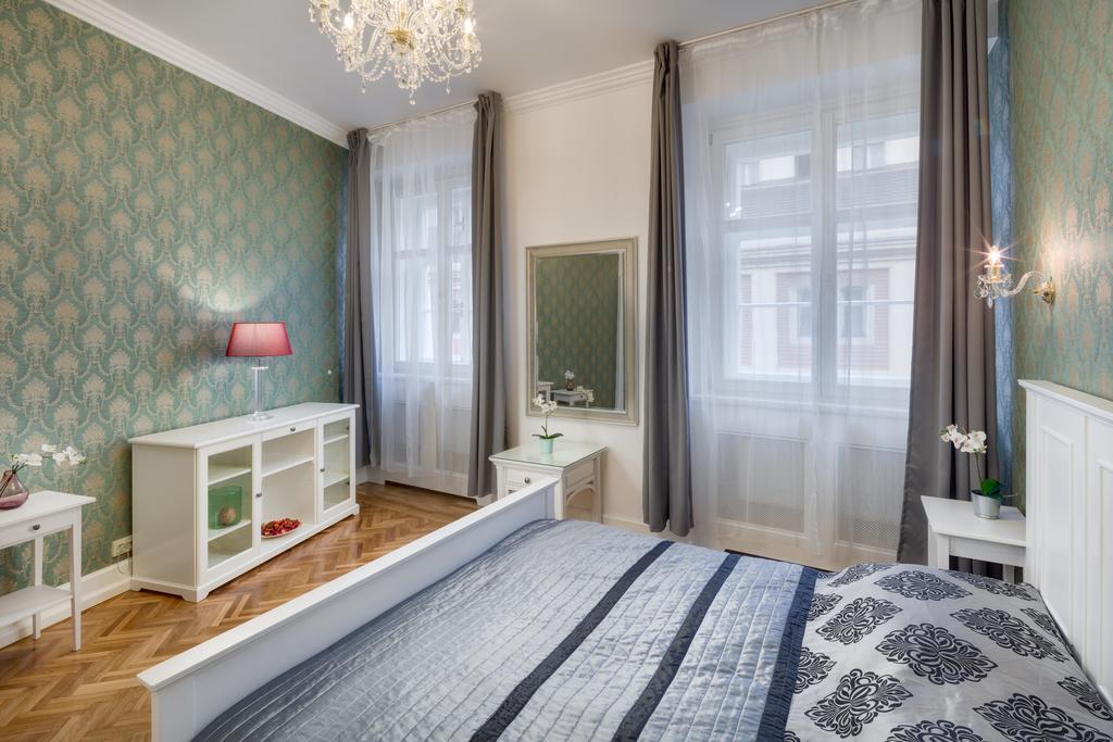 Smetanovo Nabrezi - Riverview Old Town Apartment