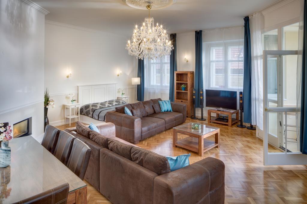 Apartment Smetanovo Nabrezi - Riverview Old Town