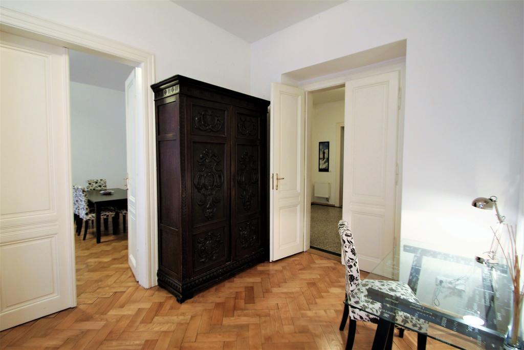 Apartment Salvator - By Prag