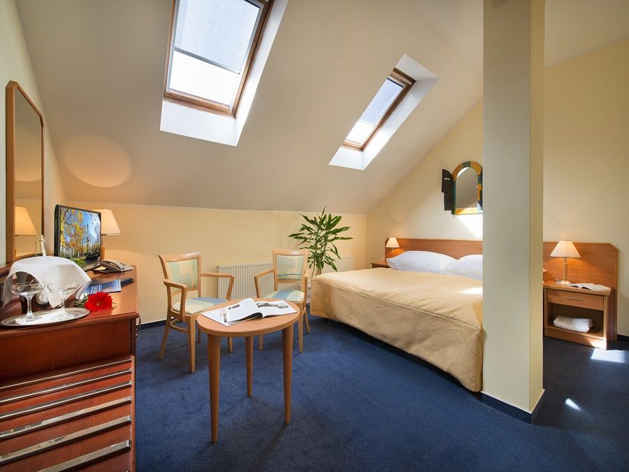 Ea Tosca Hotel 3*
