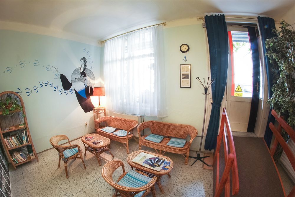 Dakura Hostel *
