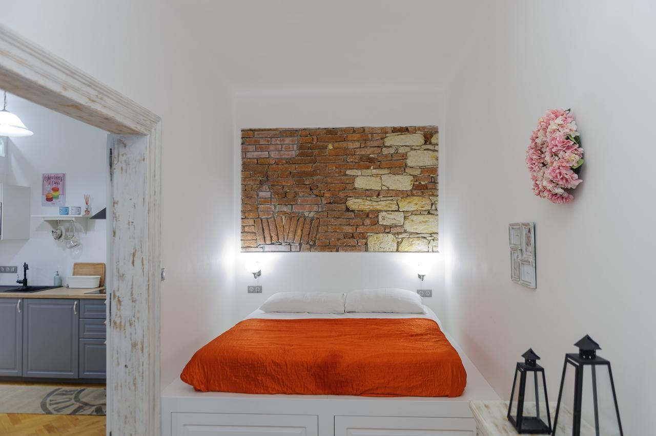 Pinkova Apartment