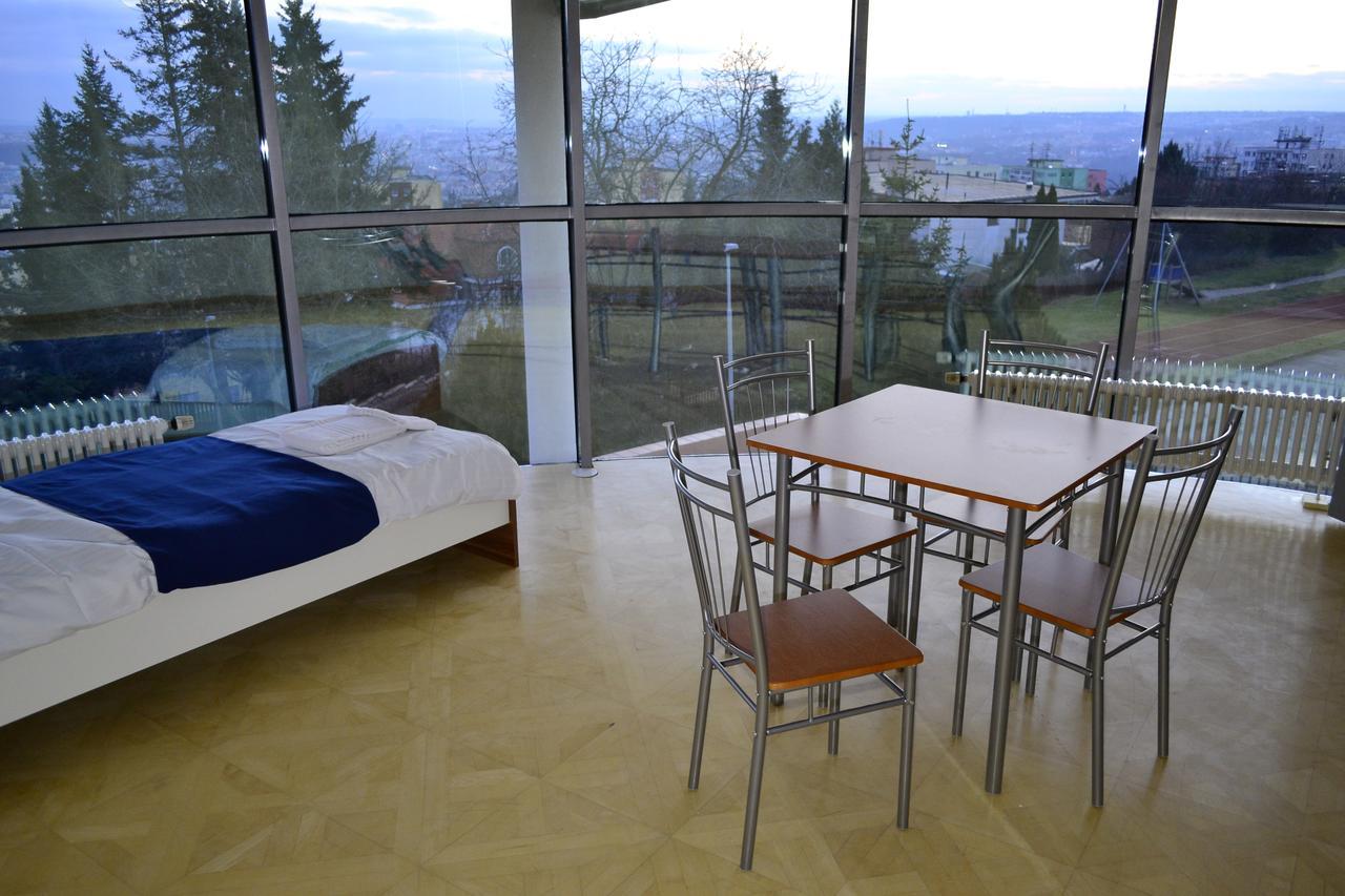 Flying House Guest house
