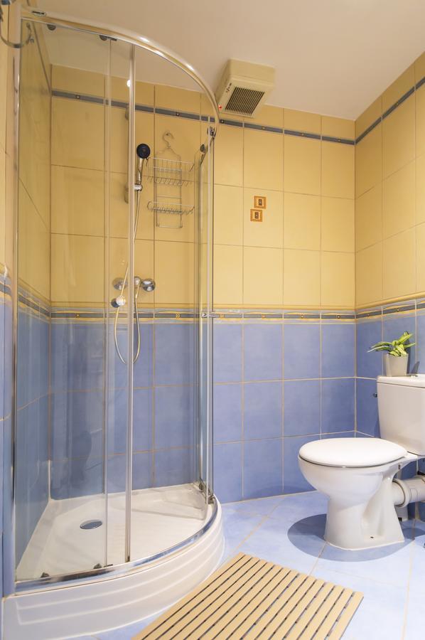 Modern Opatovicka Daire