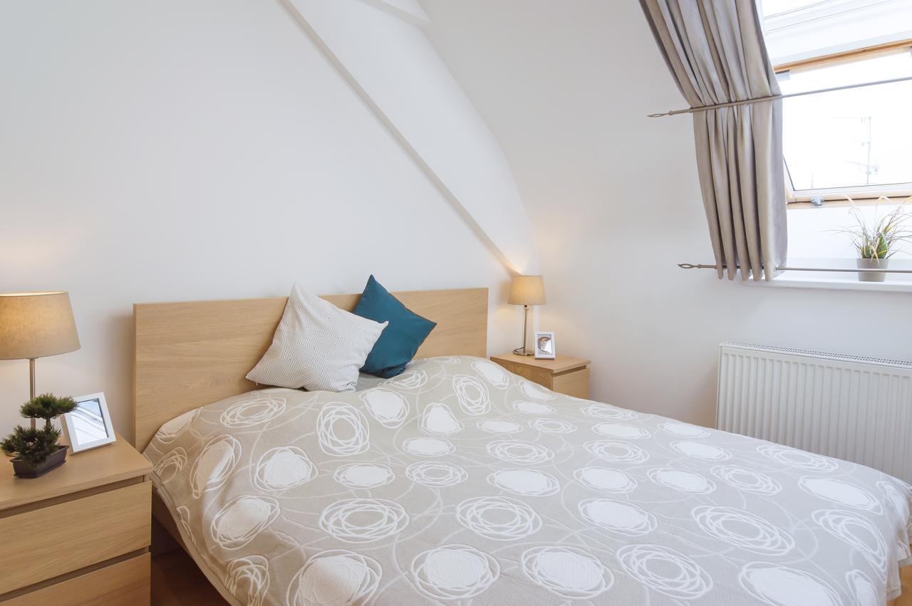 Modern Opatovicka Daire *