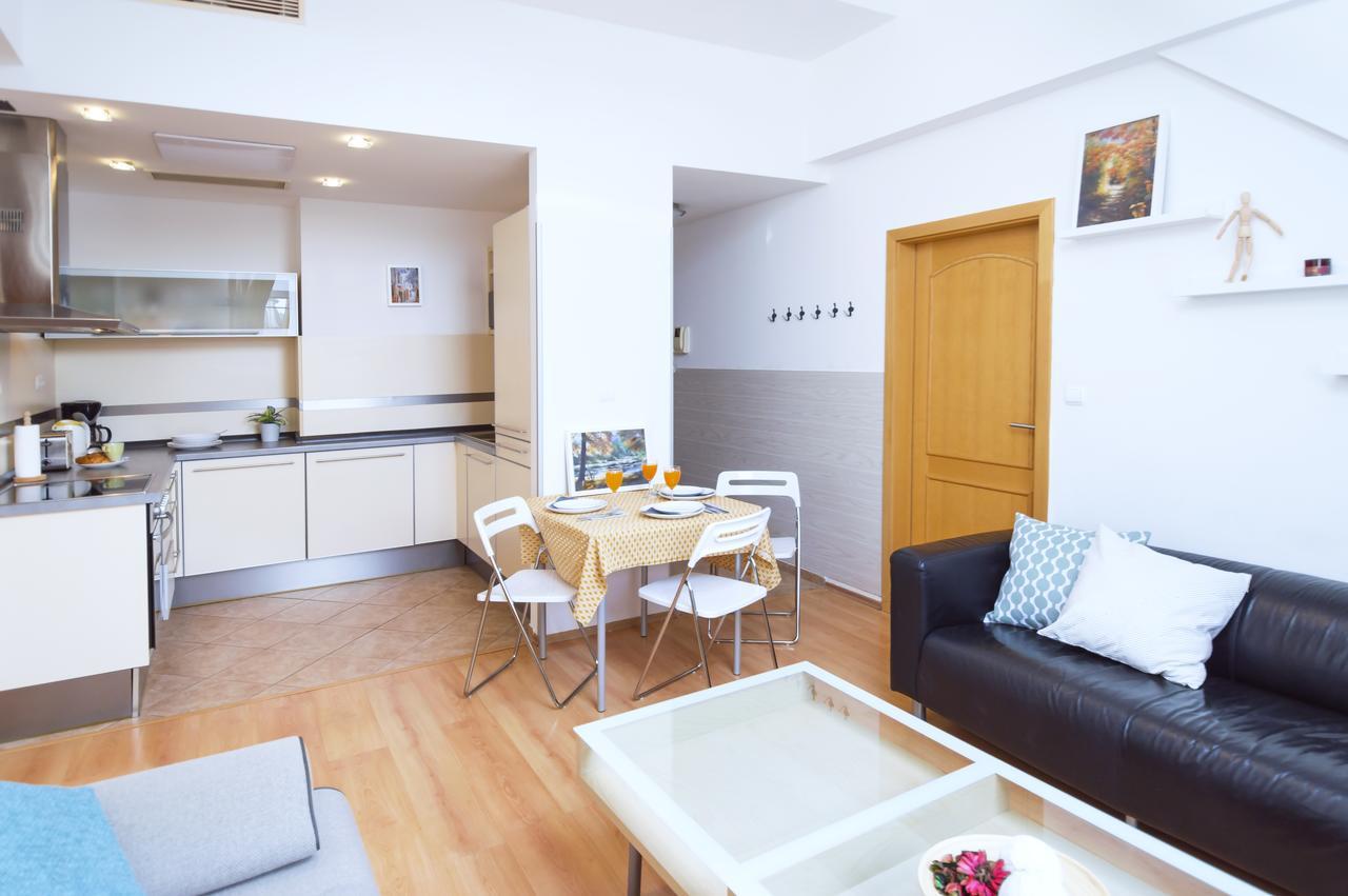 Modern Opatovicka Daire *