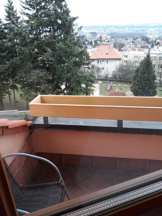 Flying House Guest house