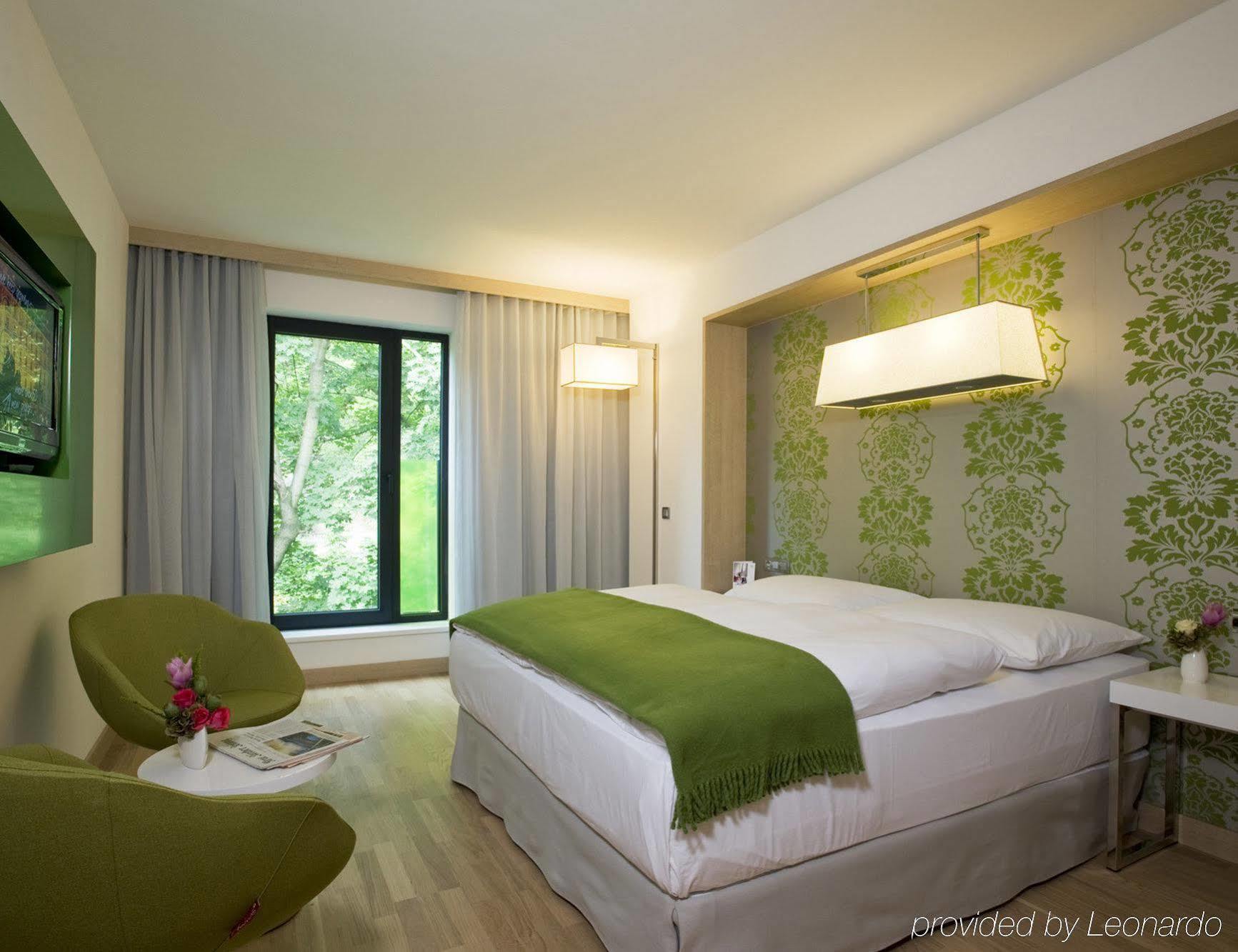 Hotel Occidental Five