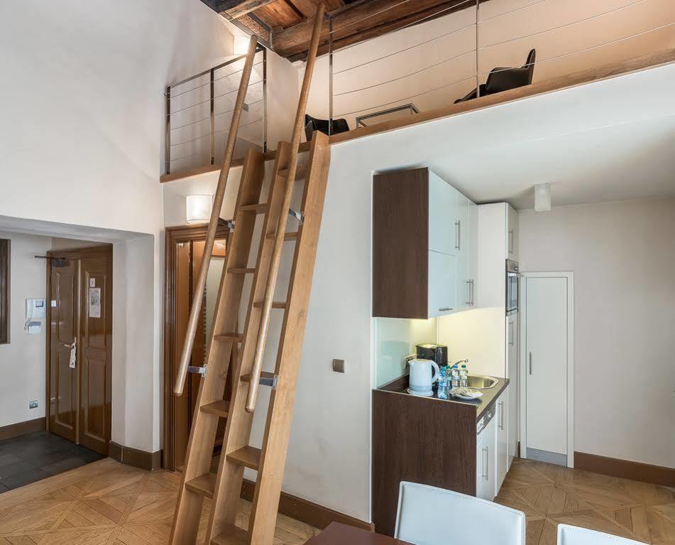 Apartment 3 Epoques By Adrez *