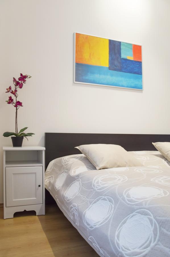 Modern Opatovicka Daire Prag
