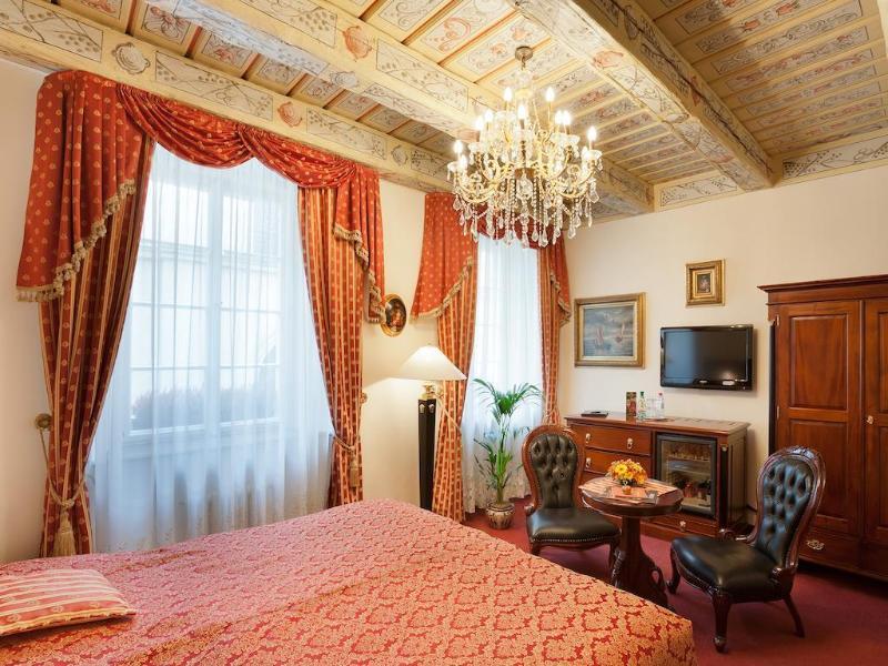 U Zlateho Stromu Hotel
