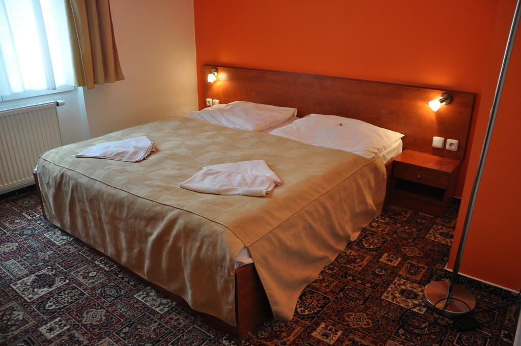 De Luxe Otel Prag