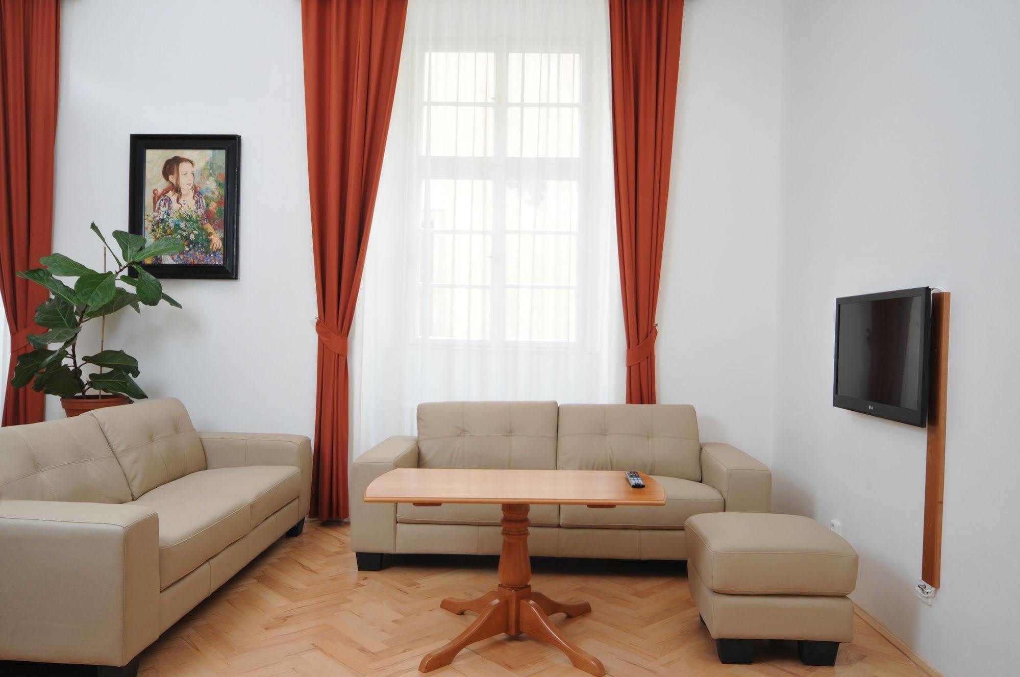 Boutique 3*