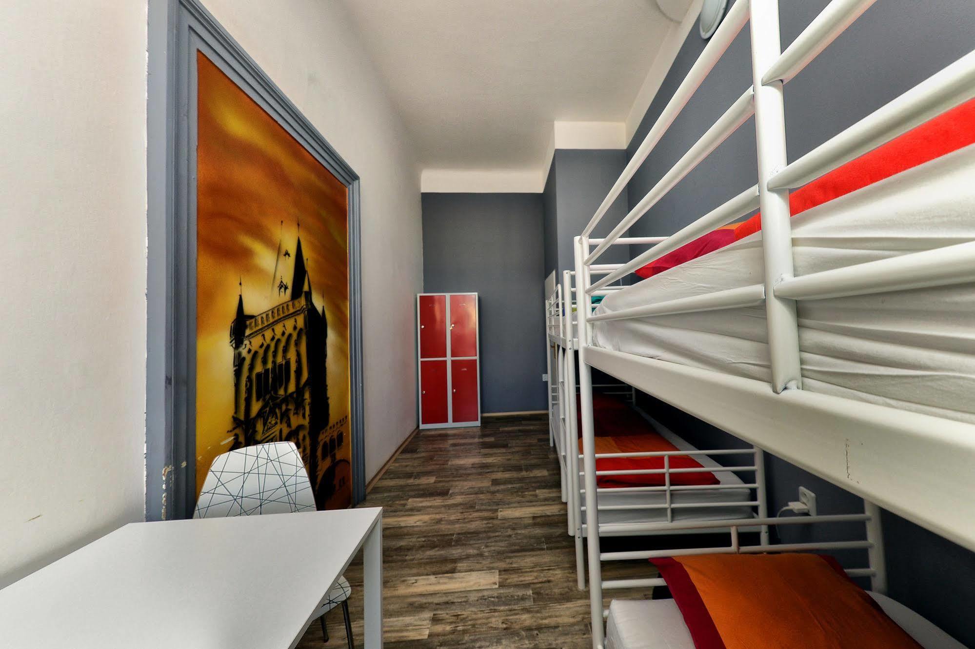 Hostel Onefam *