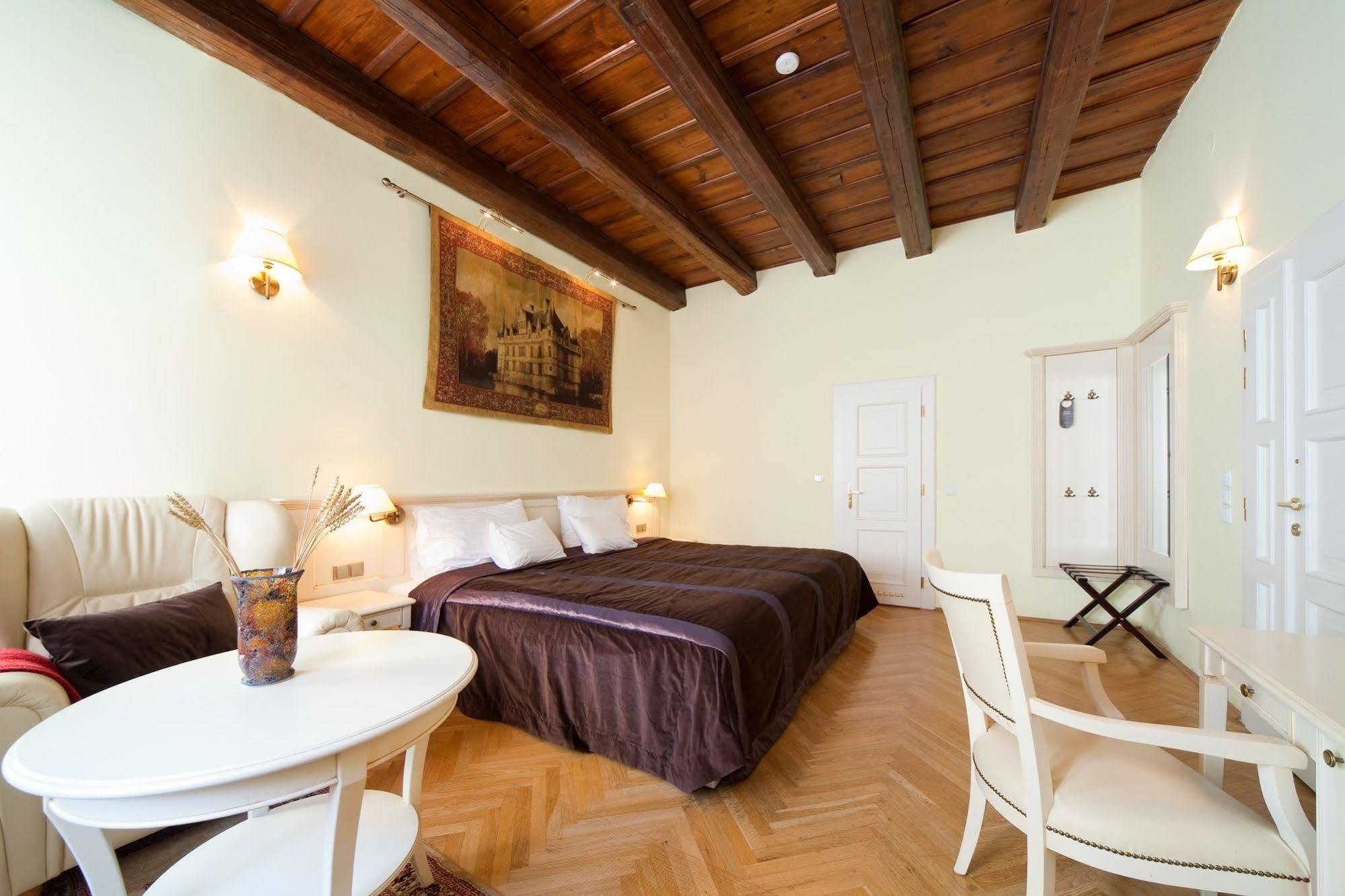 Tyn Yard 4* Prague