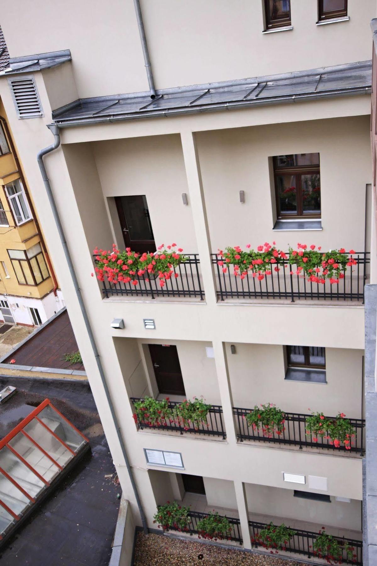 Hotel Pure White Prague