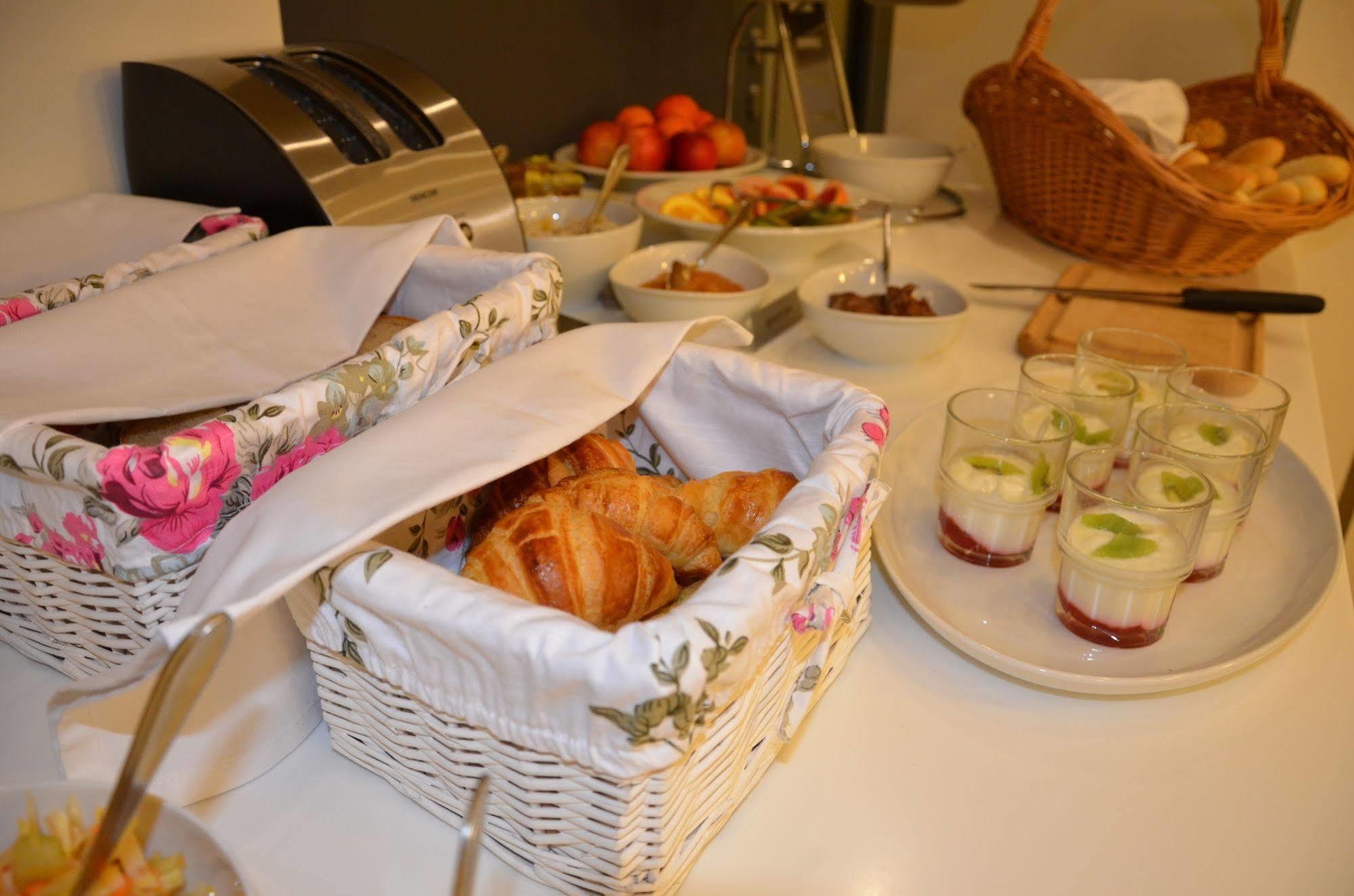 Pure White Hotel 4*