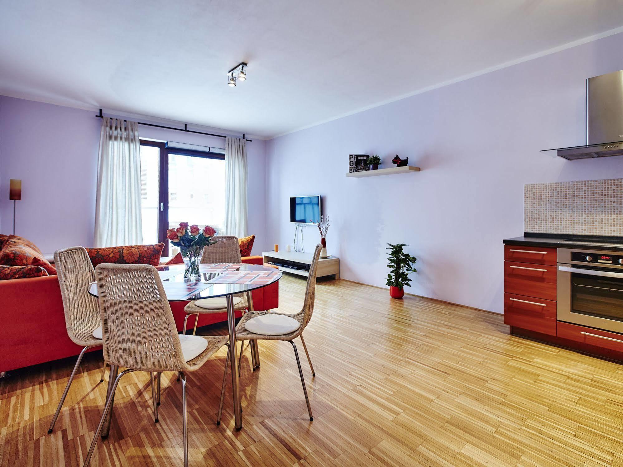 Waterfront Apartment *