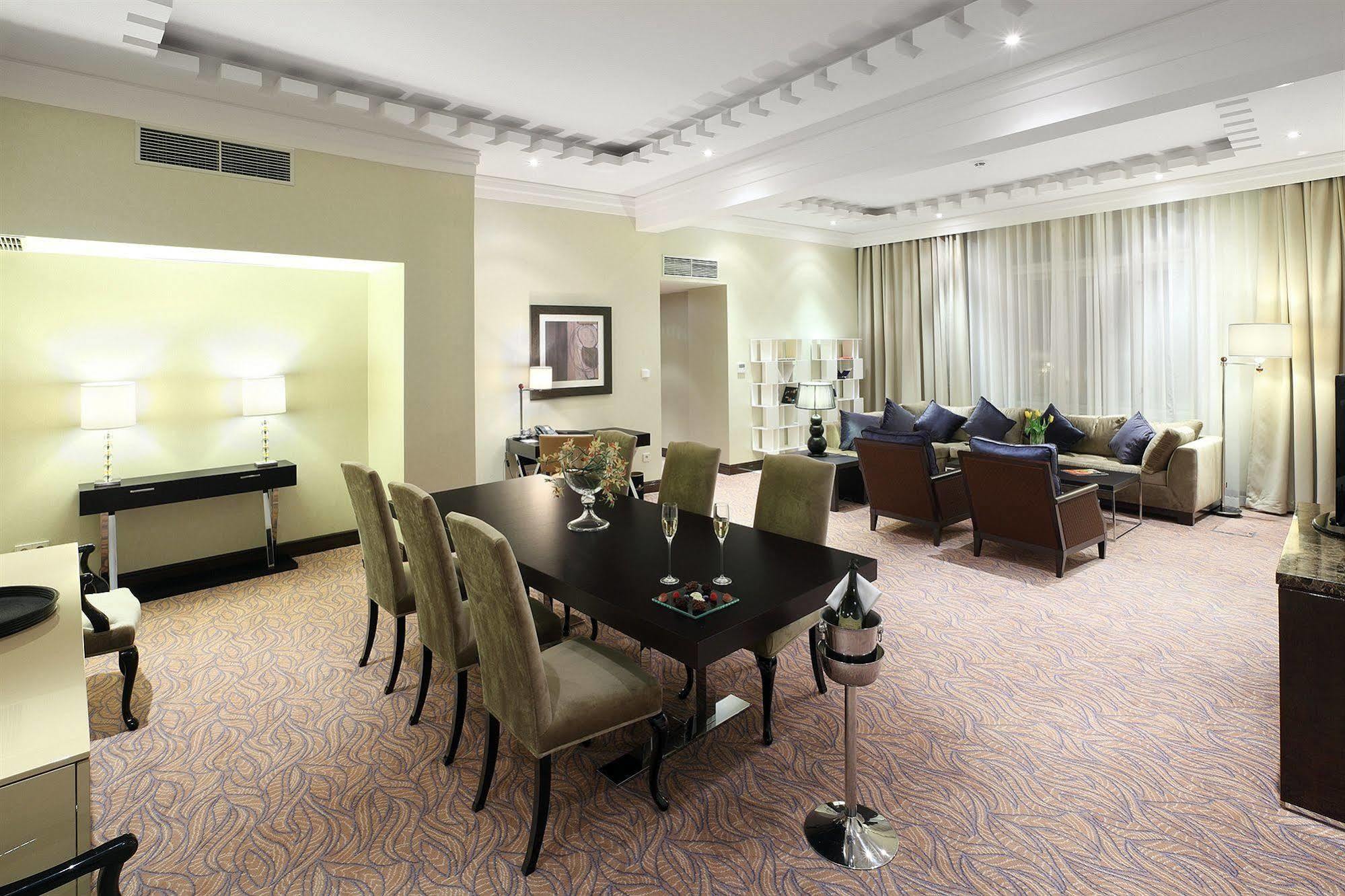 Hotel Kings Court