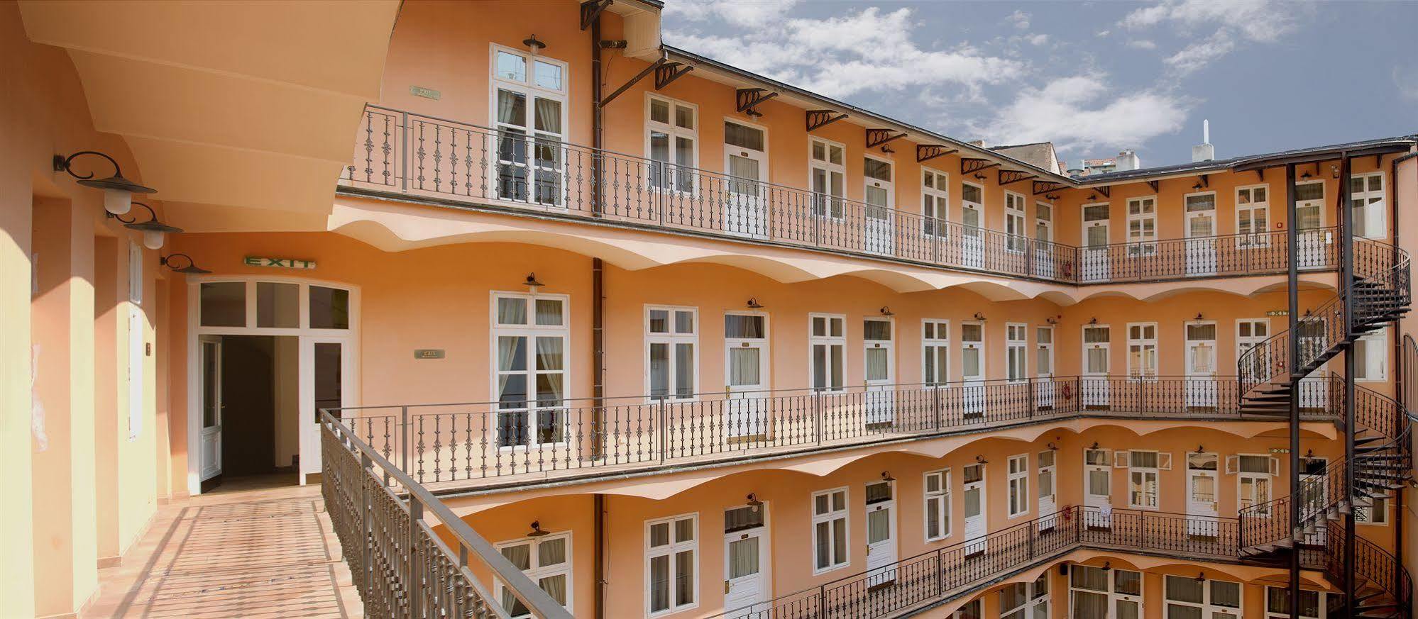 Ariston Hotel