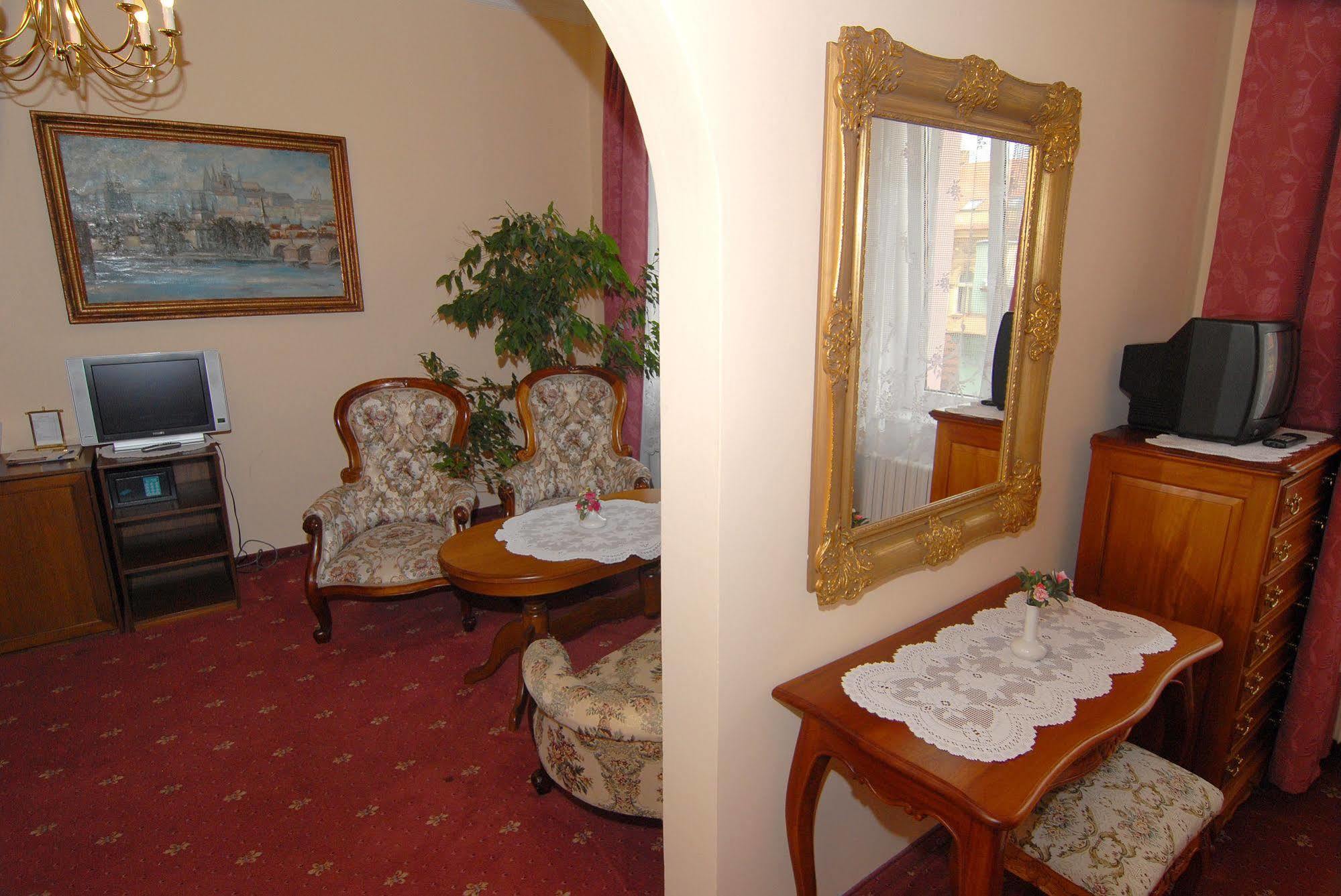 Opera Hotel 4*