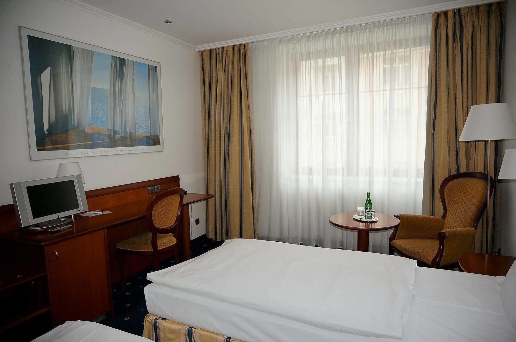 Coronet 4*