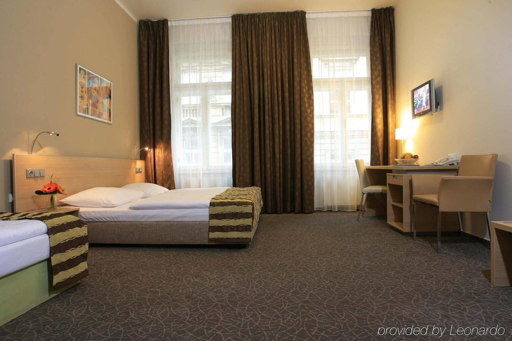 Hotel Pav 3*