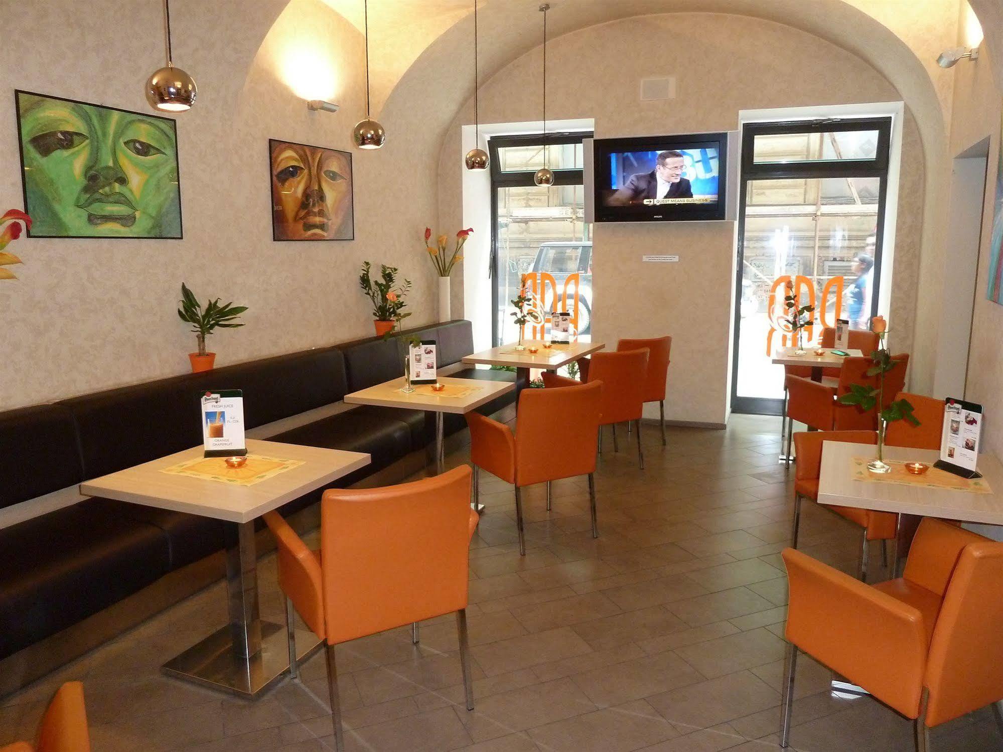 Pav Hotel