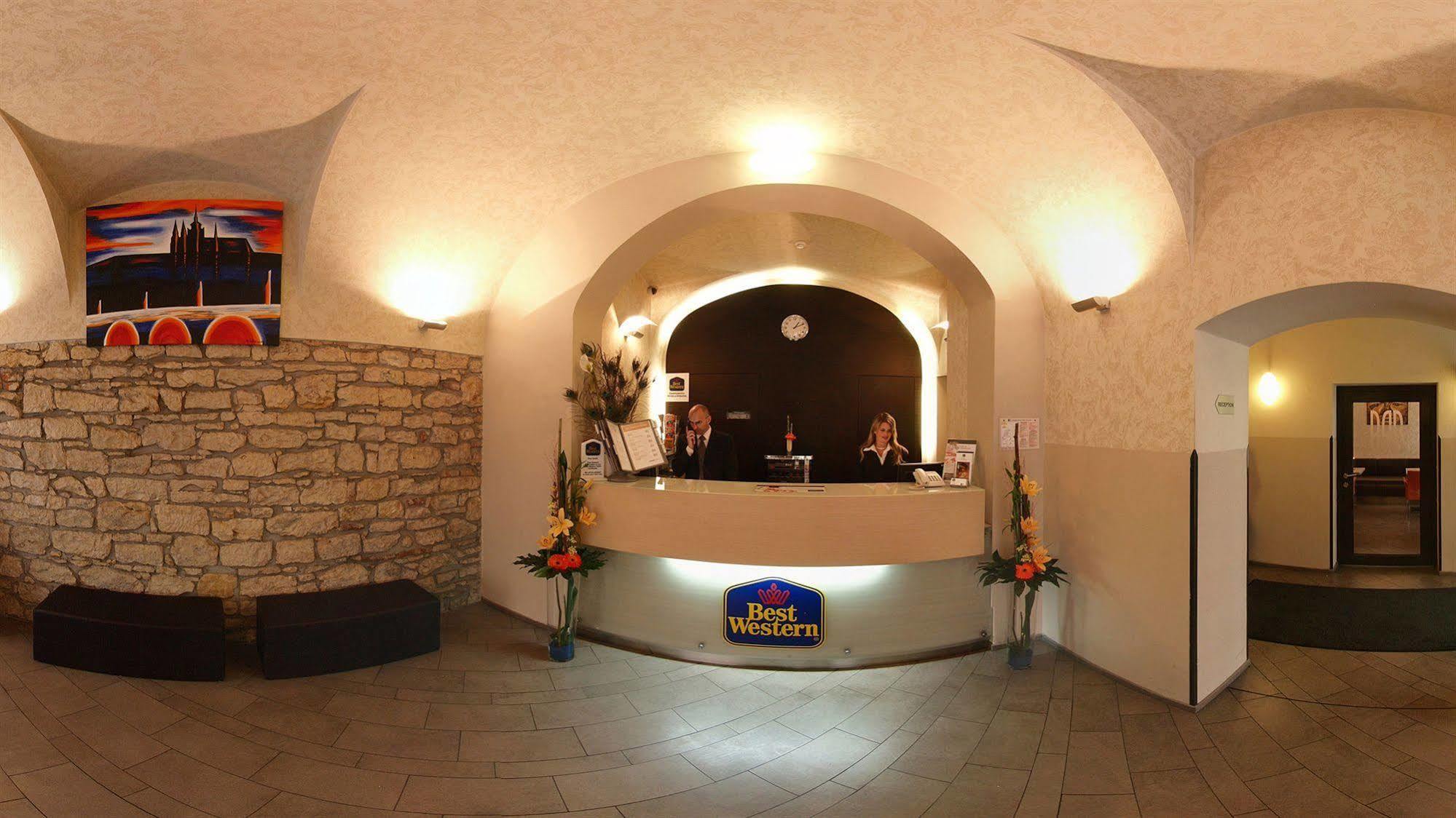 Pav Hotel