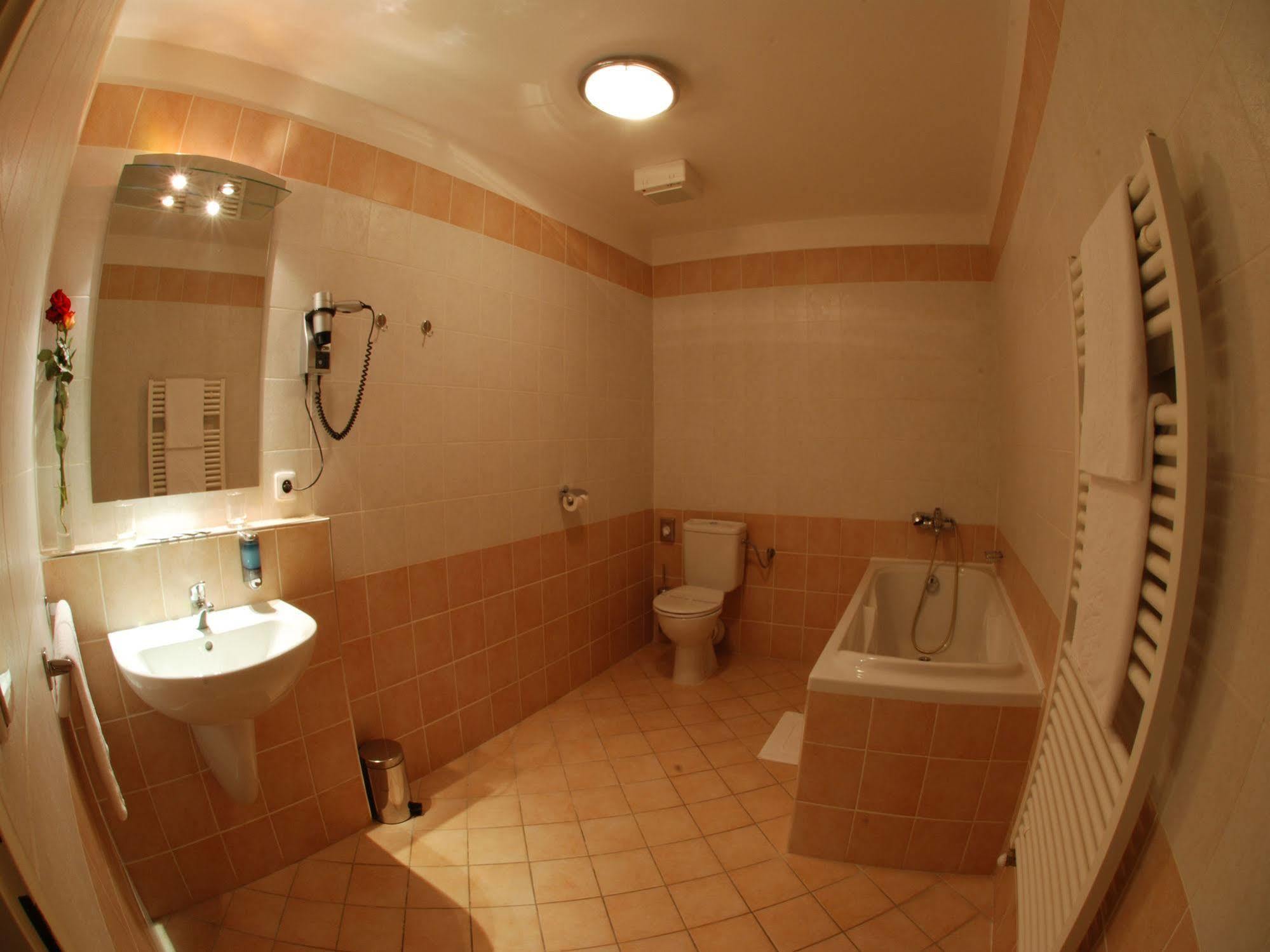 Ea Tosca Hotel 3*