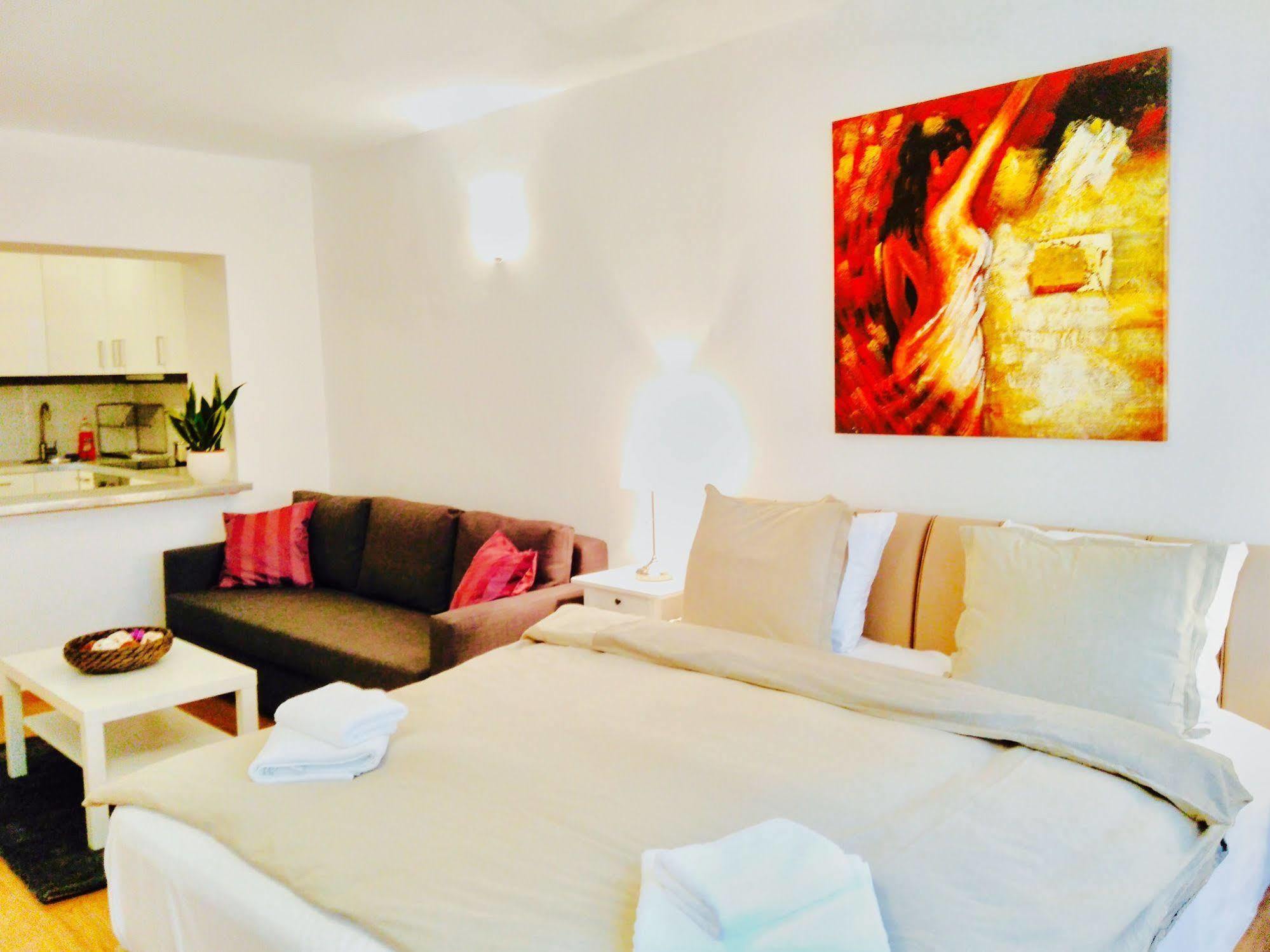 Apart Otel Rohacova 3*