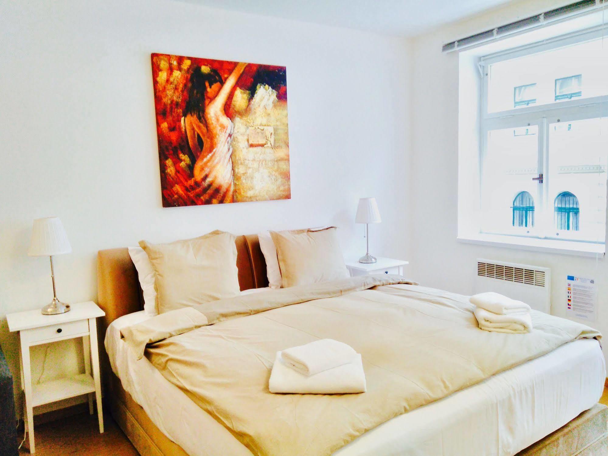Apart Otel Rohacova 3*