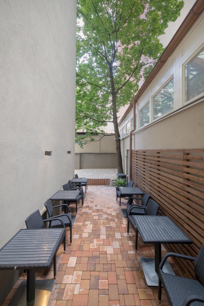 Appartement Avenue Legerova 19 *