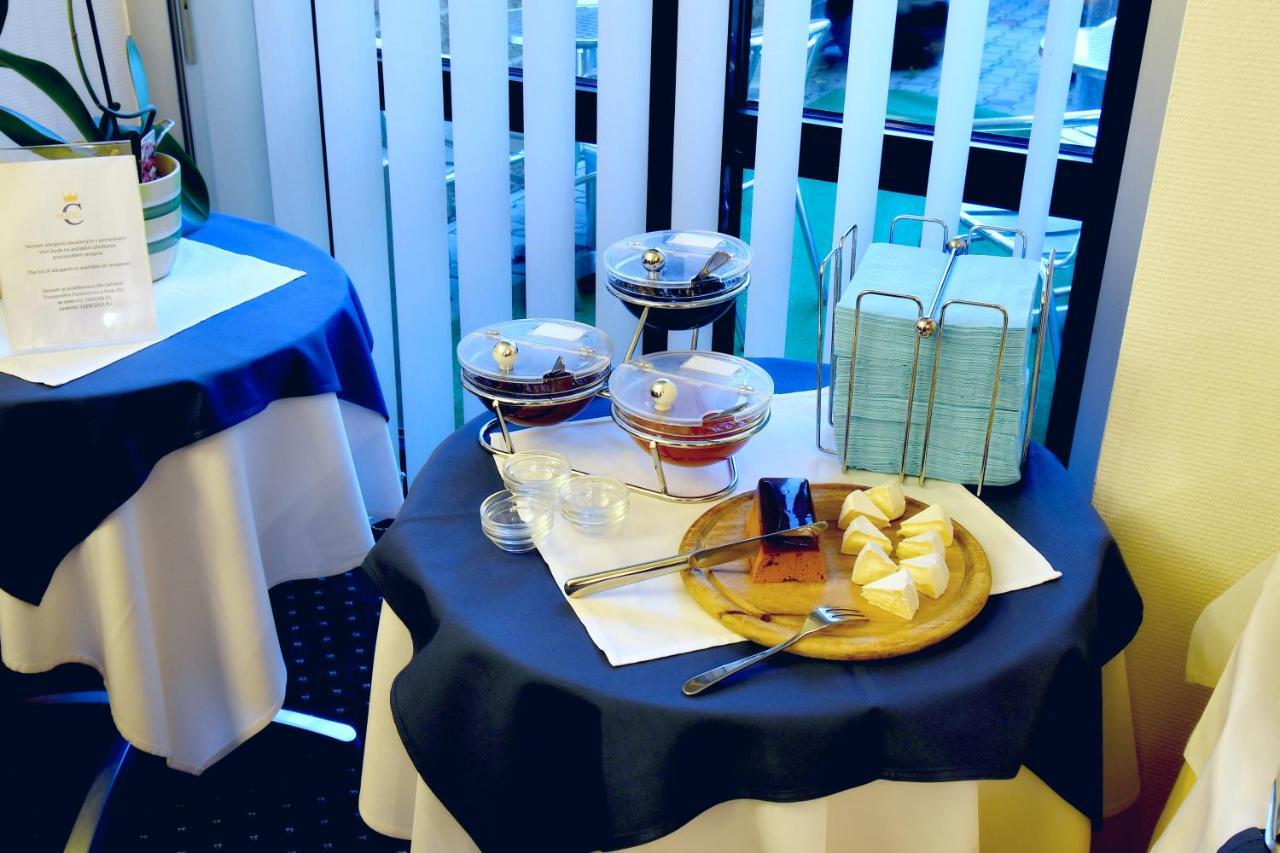 Coronet Hotel 4*