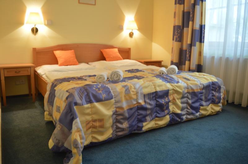 Otel Claris 3*