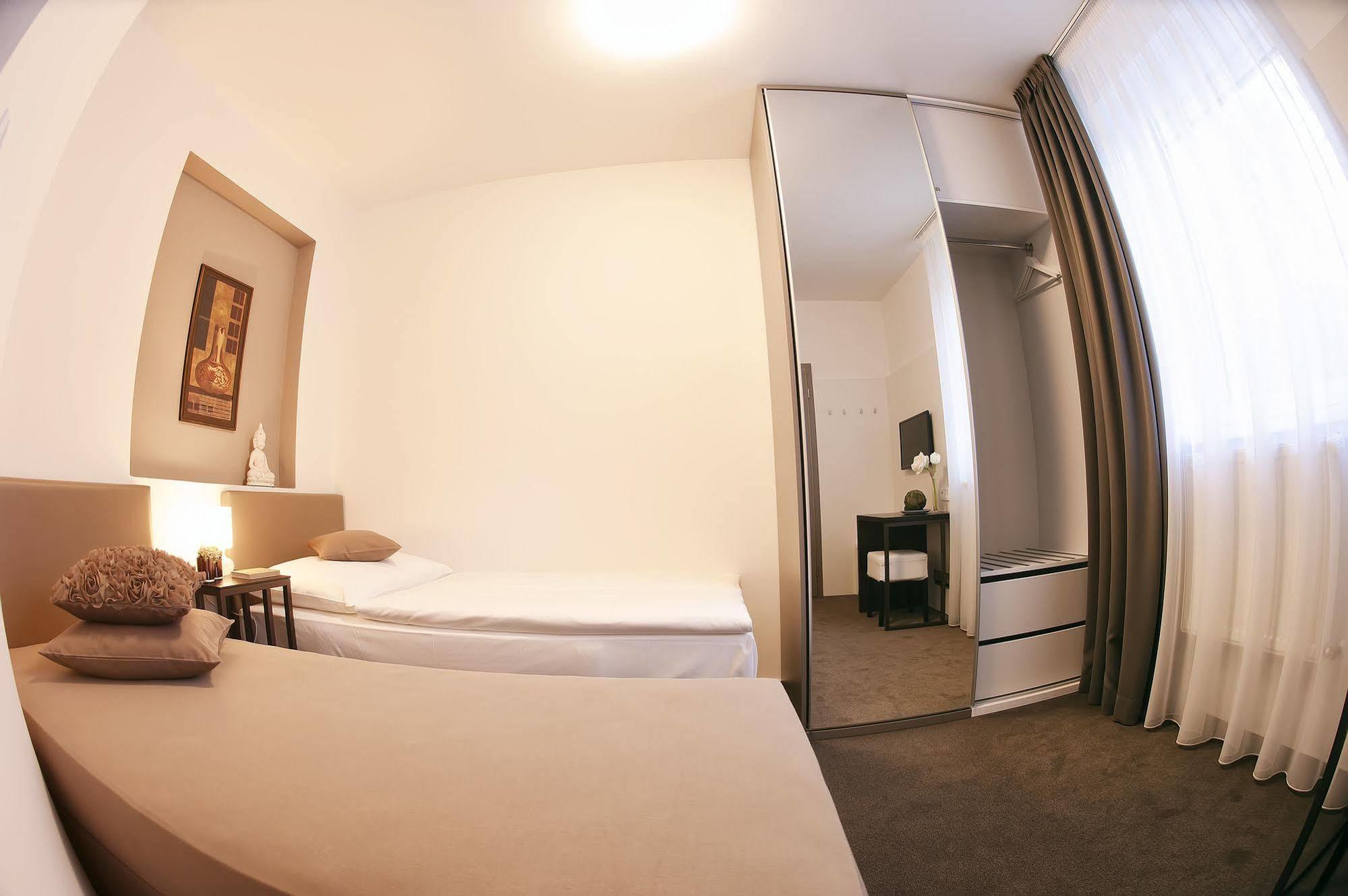 Na Vinici Maison d'hôtes 2*