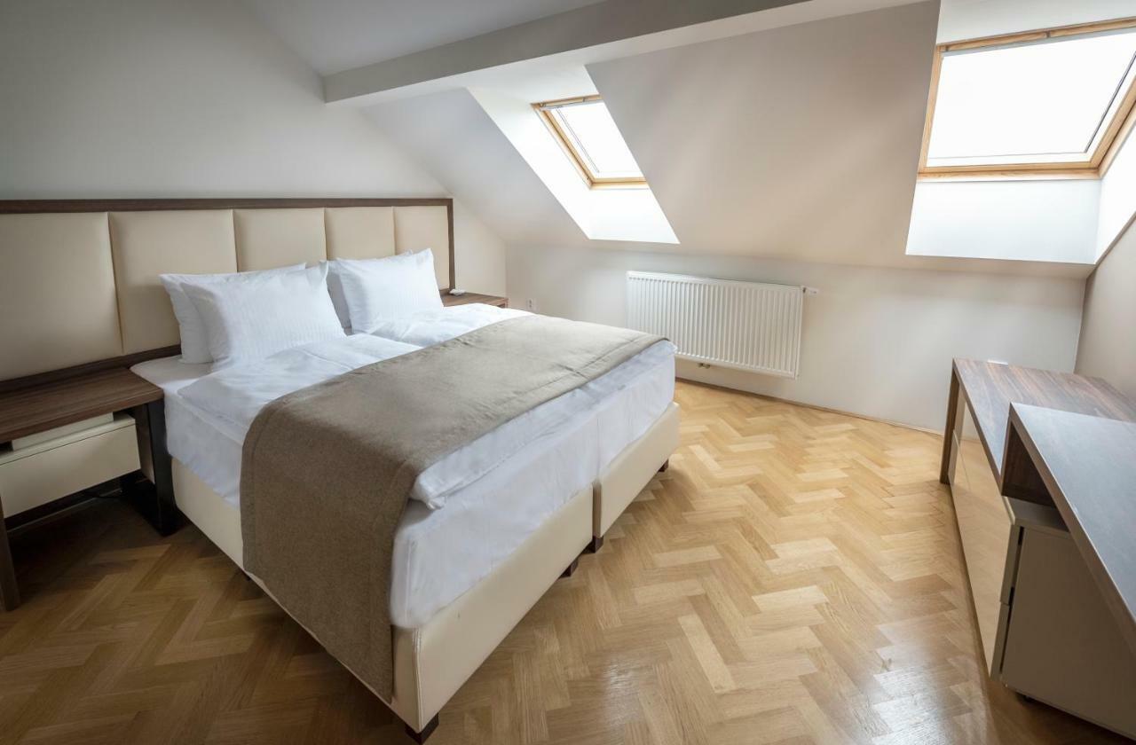 Letna Garden Apartment *