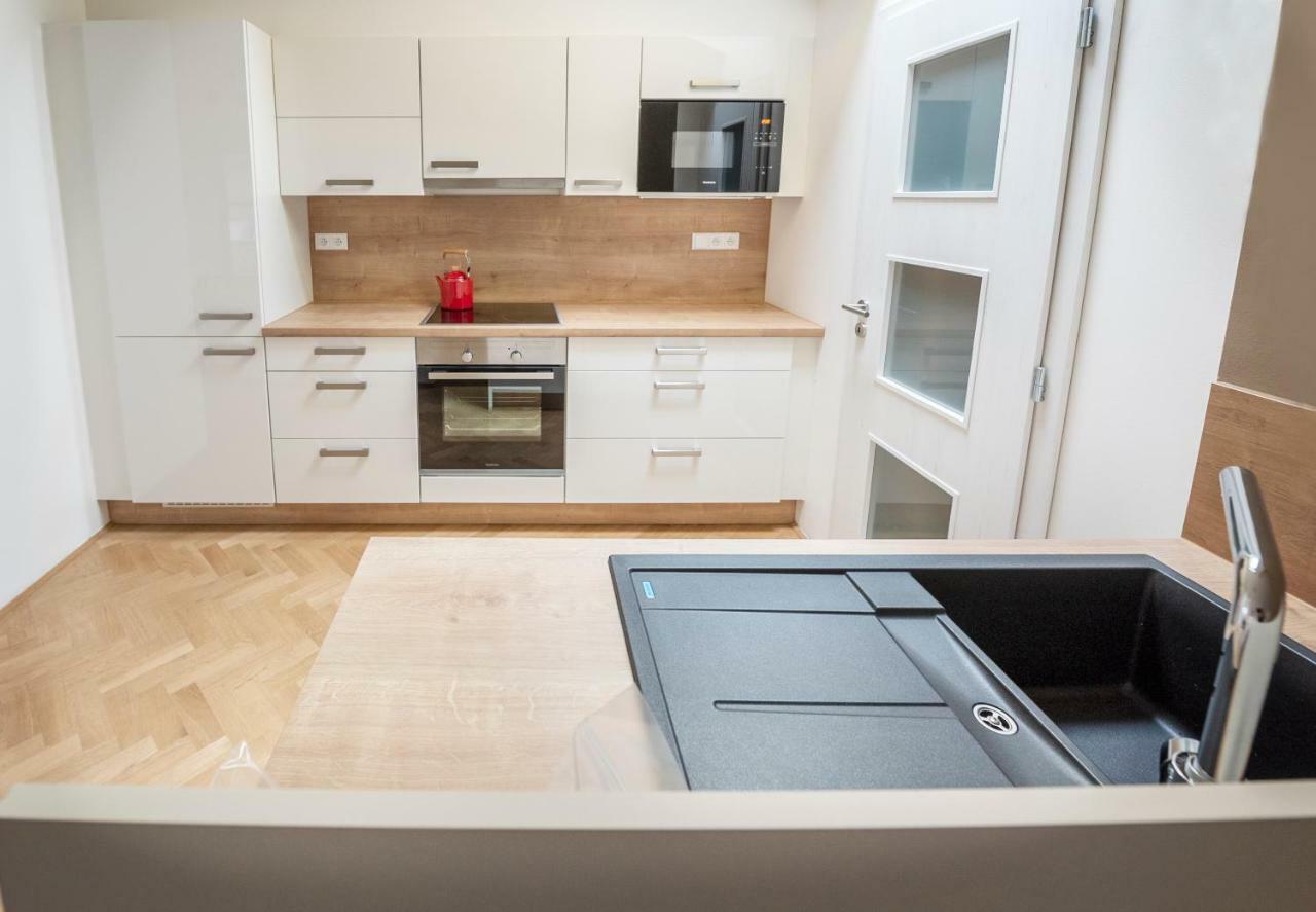 Letna Garden Apartment
