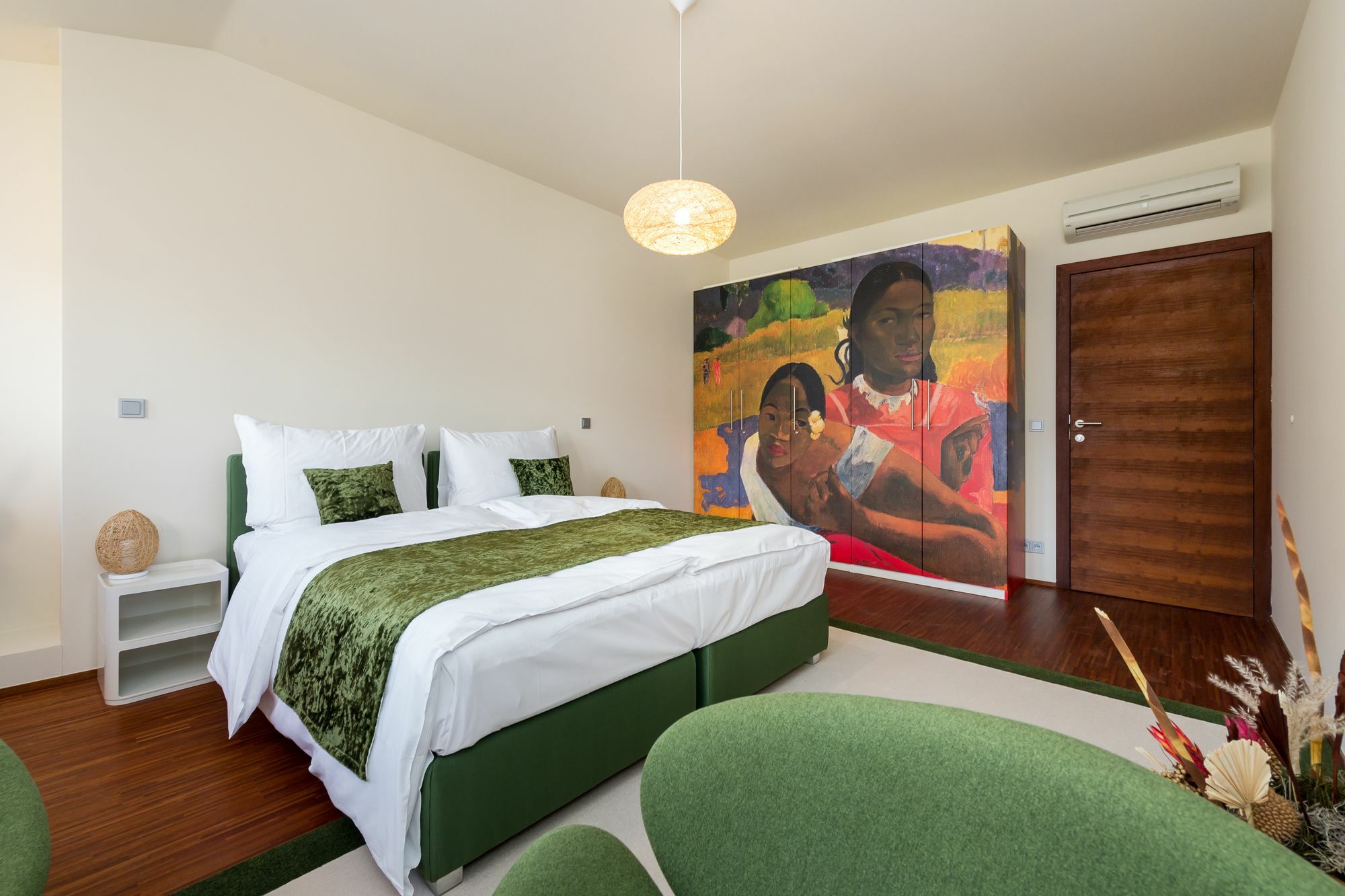 Apartment Empirent Center *