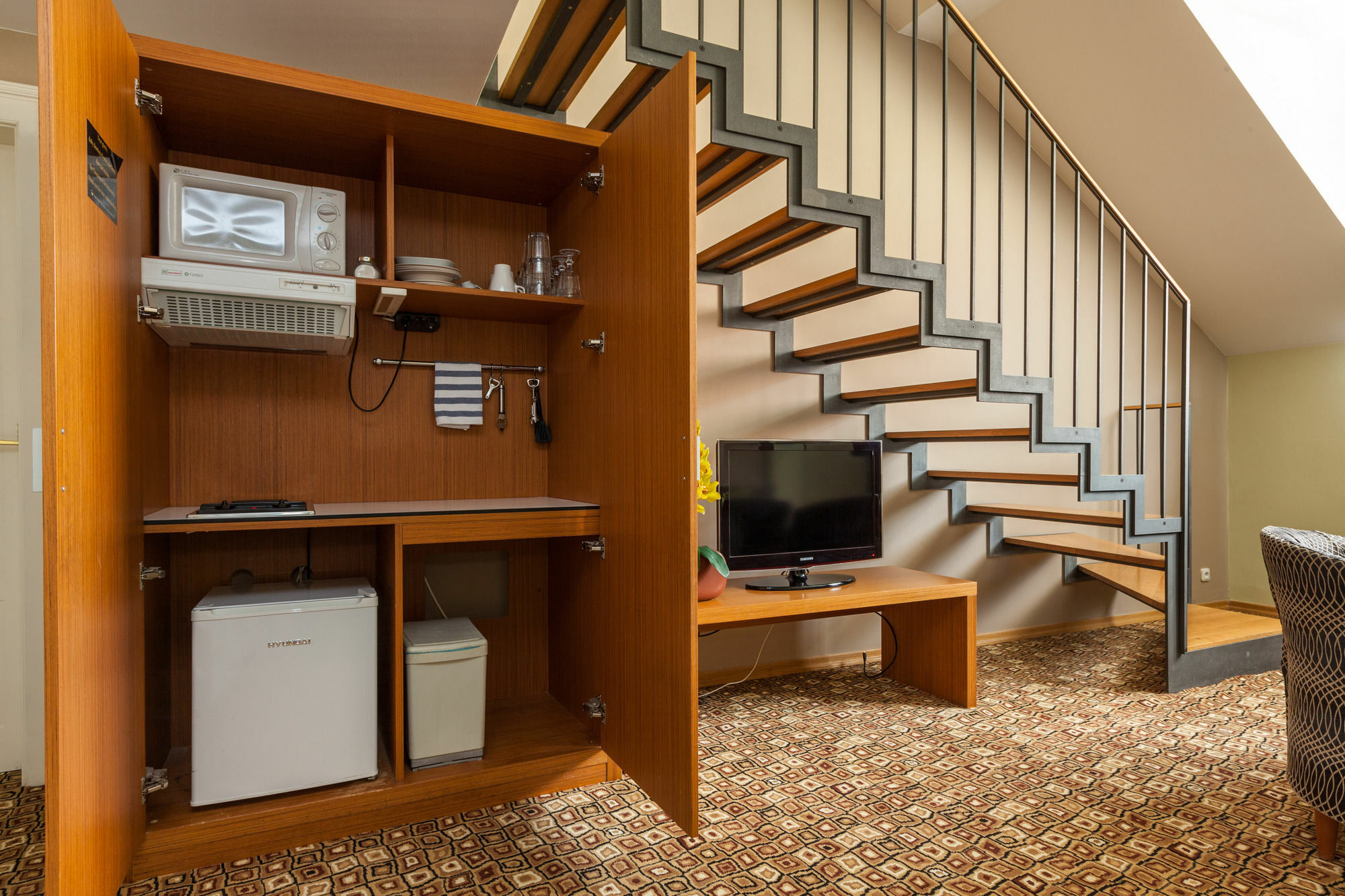 Emporio Apartment *