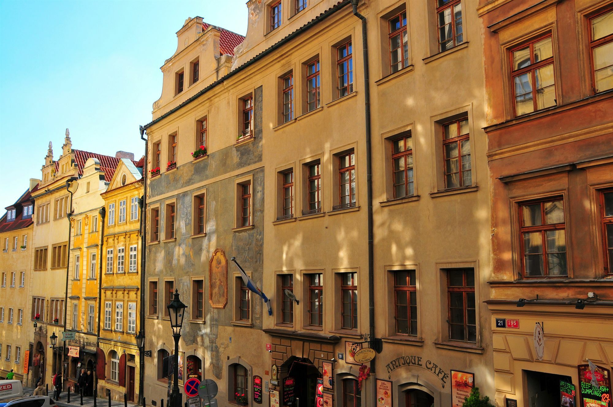 Residence Thunovska Apartamento *