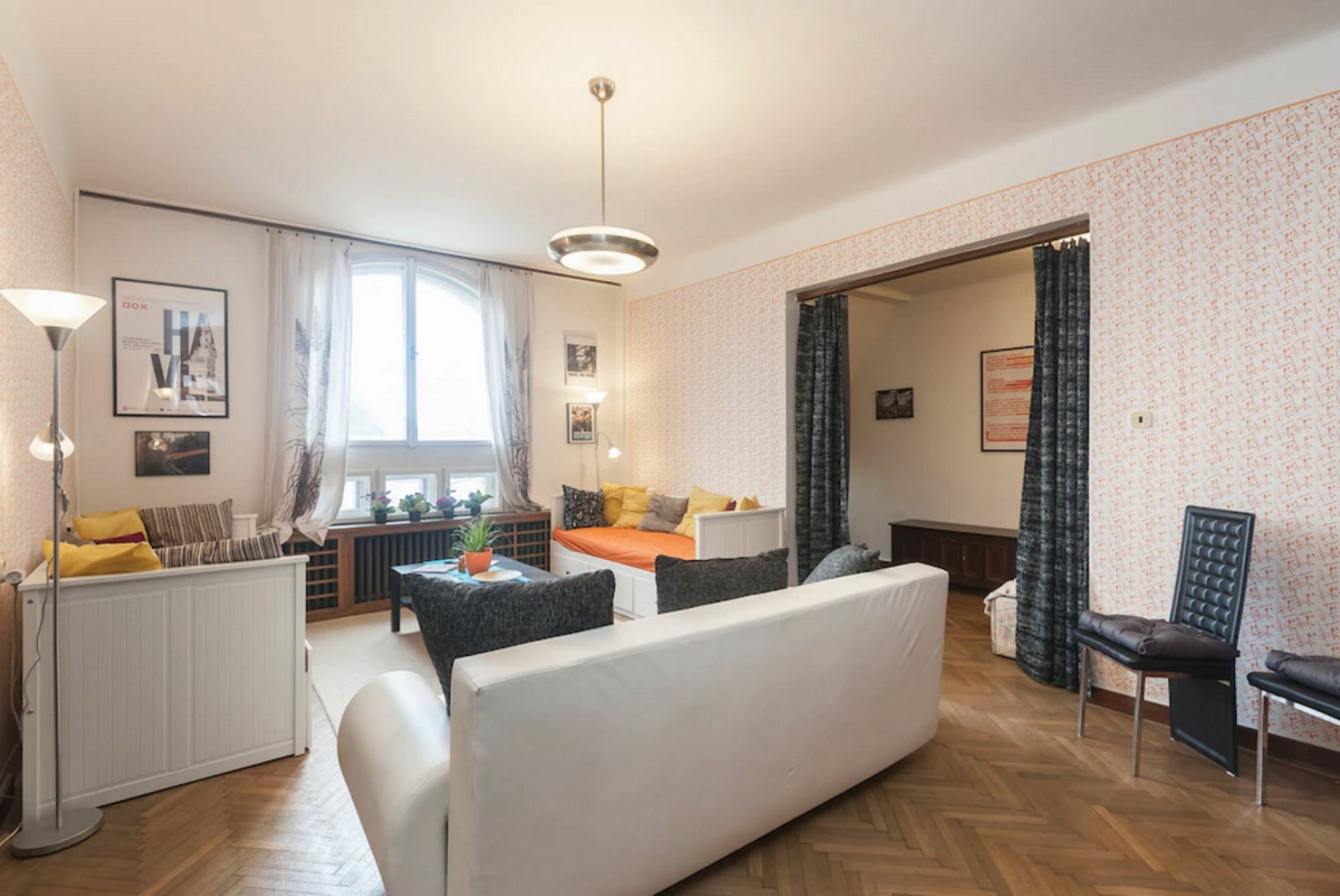 Apartment Velvet Revolution *