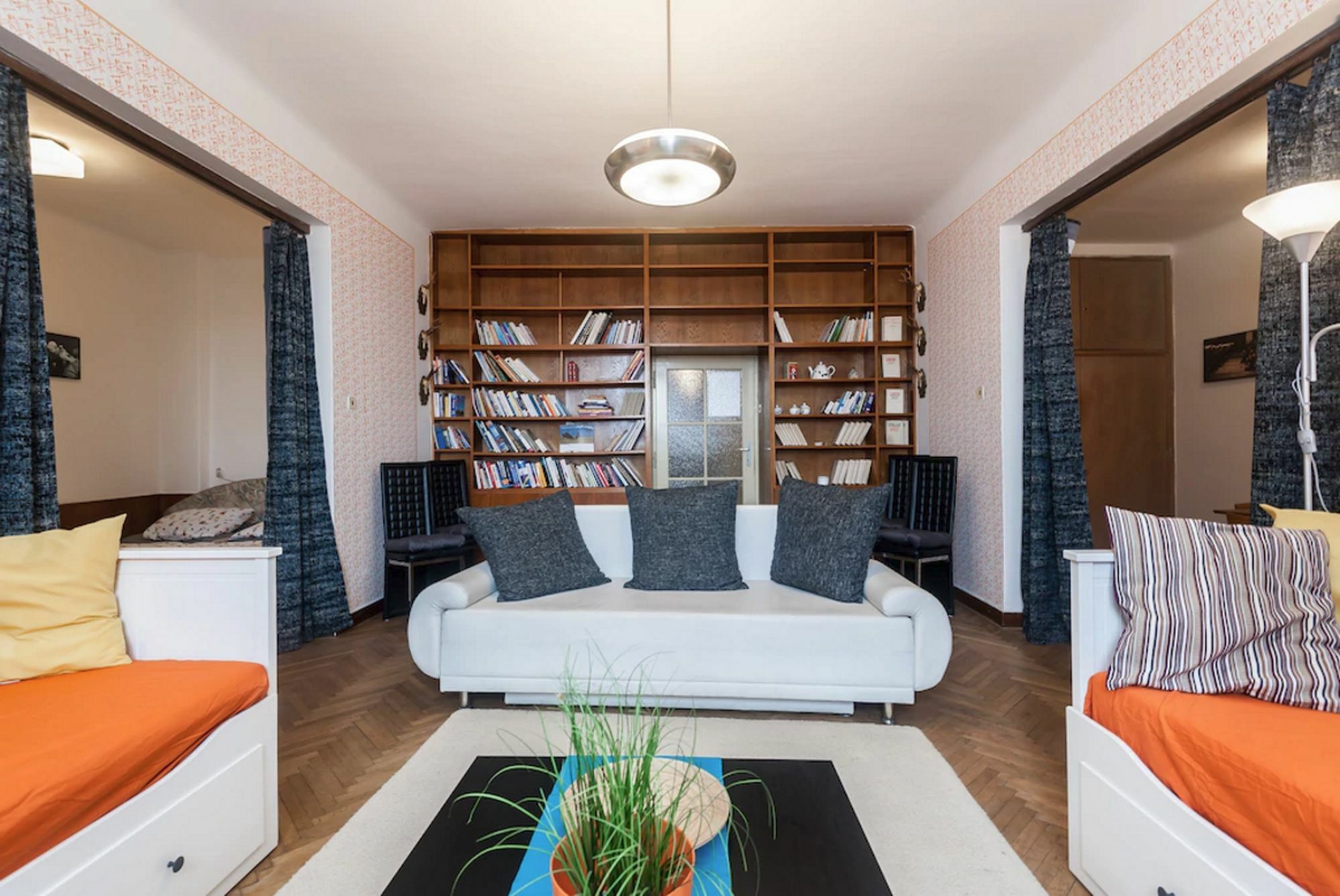 Apartment Velvet Revolution *