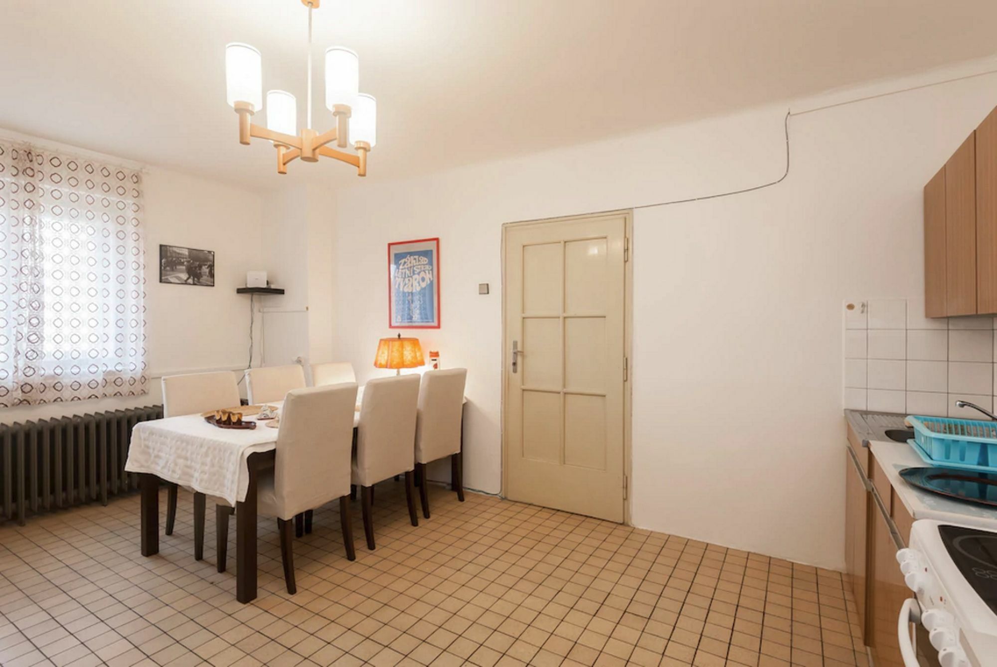 Apartment Velvet Revolution *