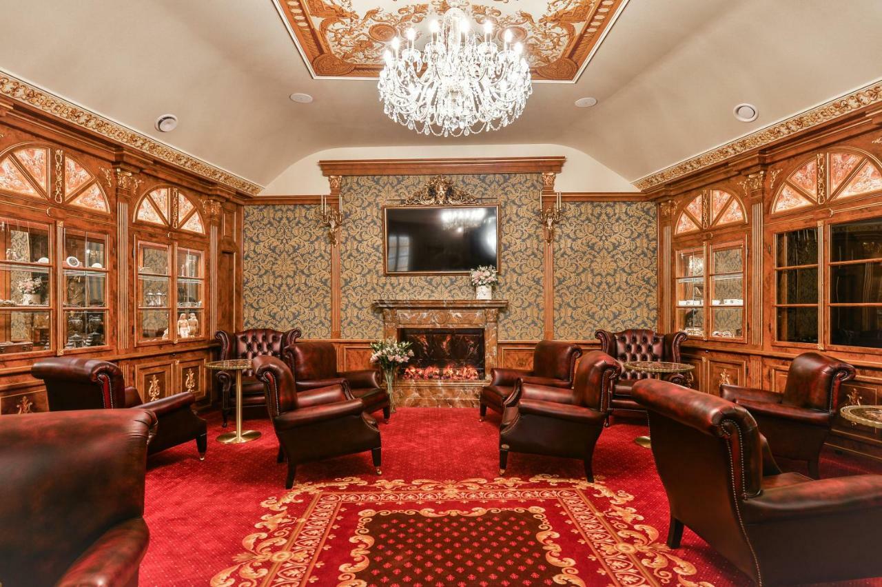 Hastal Old Town Hotel 4*