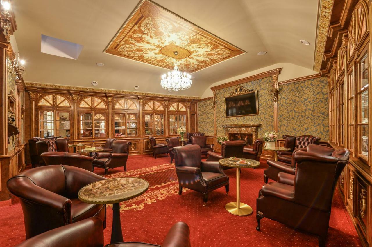 Hastal Old Town 4*
